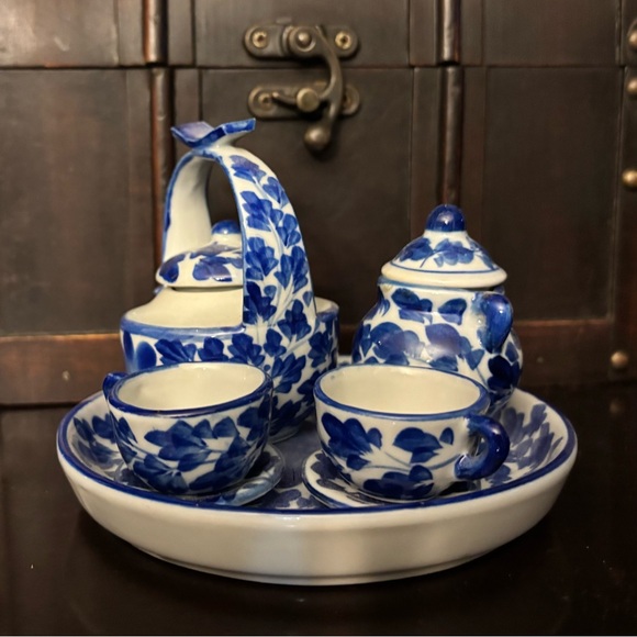 Blue Floral Tea Set - Picture 3 of 13